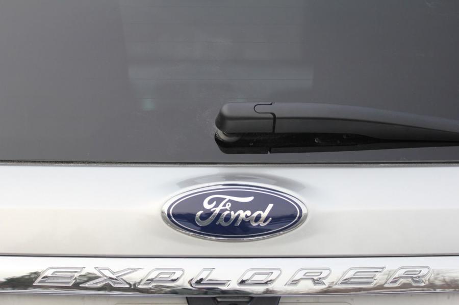  Ford Explorer Limited 4WD 2011 года  (фото 48 из 60)